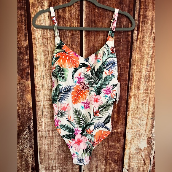 Jantzen | NWT Sue Twisted Back One Piece Swimsuit - Picture 2 of 9